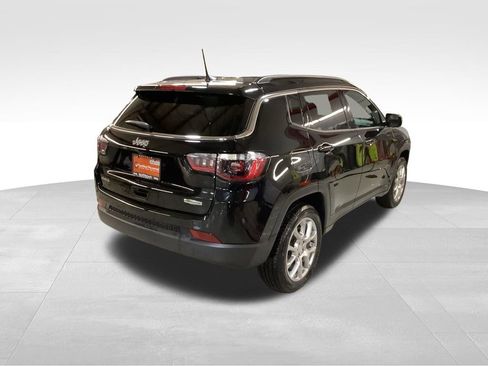 Used 2023 Jeep Compass Latitude AWD/4WD image 8