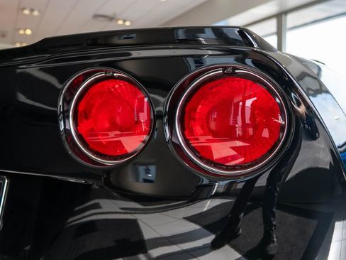 Used 2013 Chevrolet Corvette 427 w/ 1SB Preferred Equipment Group RWD image 18