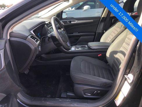 Used 2017 Ford Fusion SE image 14