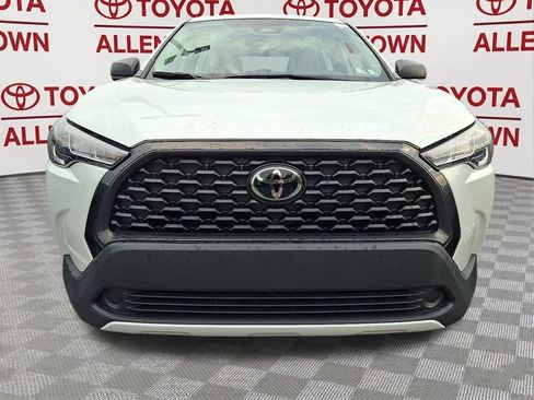 Used 2023 Toyota Corolla Cross L AWD/4WD image 2