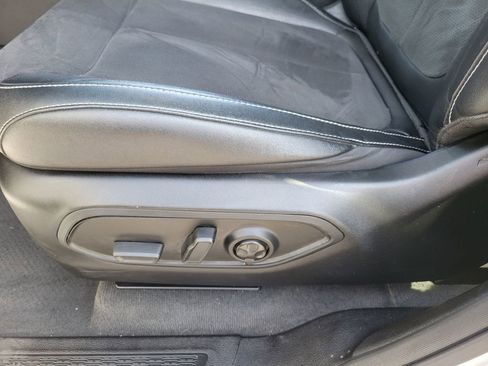 Used 2023 Jeep Grand Cherokee L Laredo AWD/4WD image 15