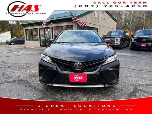 Used 2019 Toyota Camry XSE image 10