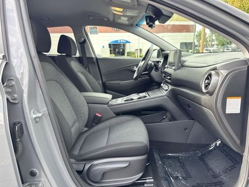Used 2023 Hyundai Kona SE w/ Cargo Package image 36