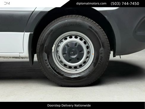 Used 2024 Mercedes-Benz Sprinter 2500 image 36