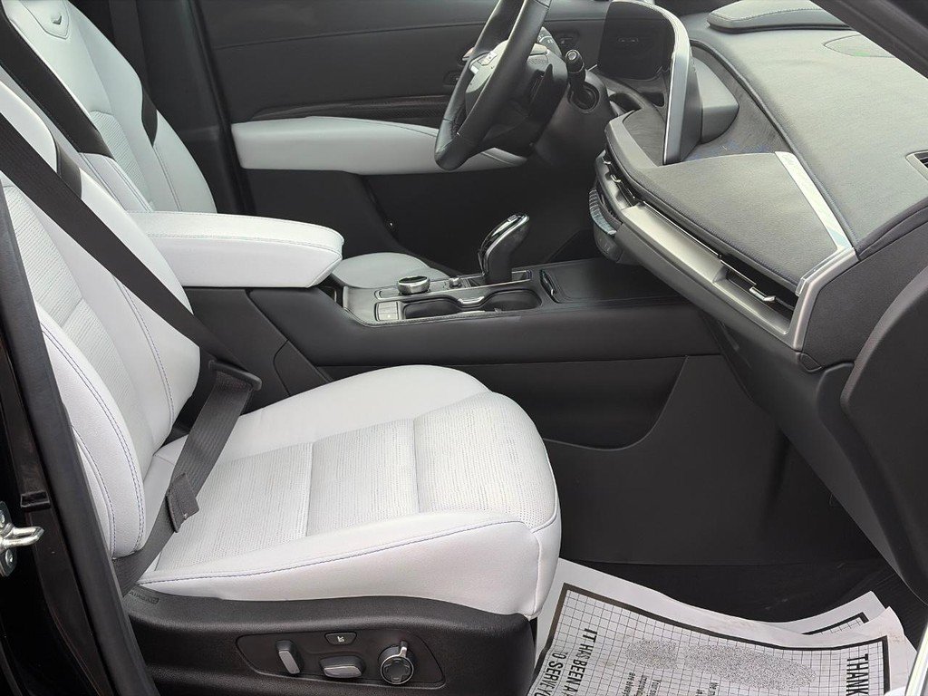 Used 2024 Cadillac XT4 Sport AWD/4WD image 18