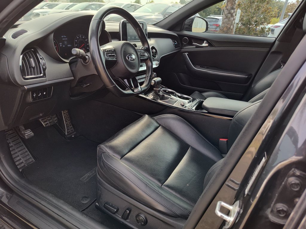 Used 2021 Kia Stinger GT-Line RWD image 2