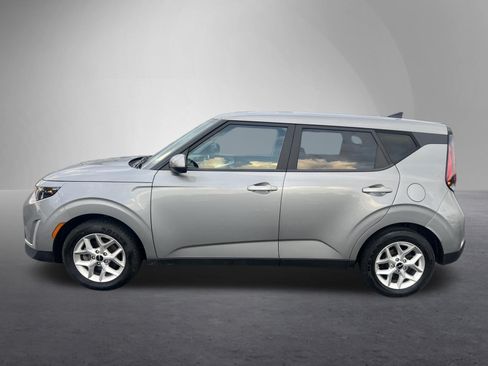 Used 2024 Kia Soul LX w/ Option Group 015 FWD image 8