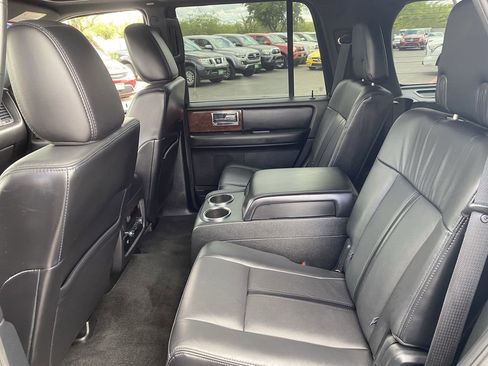 Used 2016 Lincoln Navigator Select AWD/4WD image 14