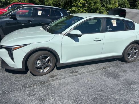 Used 2025 Kia K4 FWD image 5