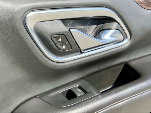Used 2021 Chevrolet Suburban Z71 AWD/4WD image 42