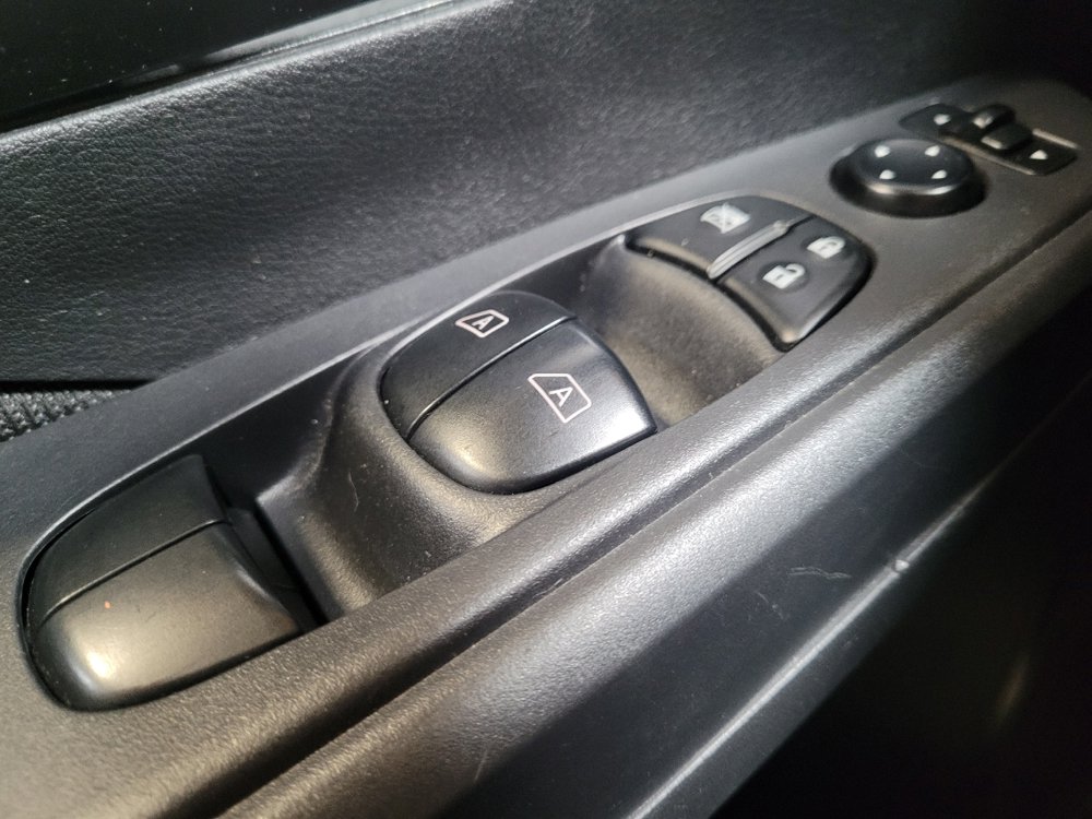 Used 2021 Nissan Kicks S FWD image 27