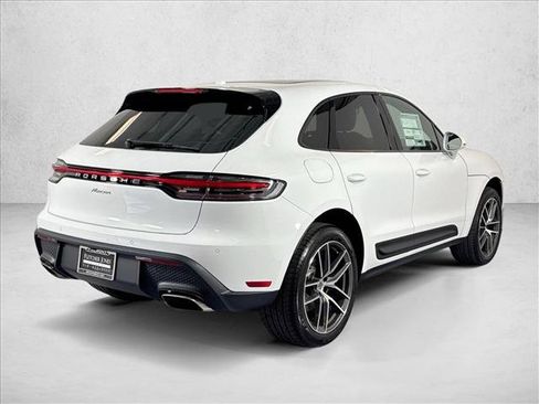 Certified 2026 Porsche Macan AWD/4WD image 9