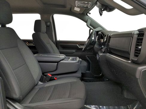 Used 2025 Chevrolet Silverado 2500 LT w/ Convenience Package image 26