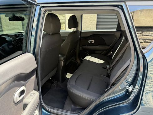Used 2018 Kia Soul + FWD image 29