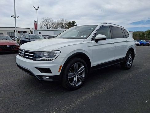 Certified 2020 Volkswagen Tiguan SEL w/ 3rd Row Seat Package image 3