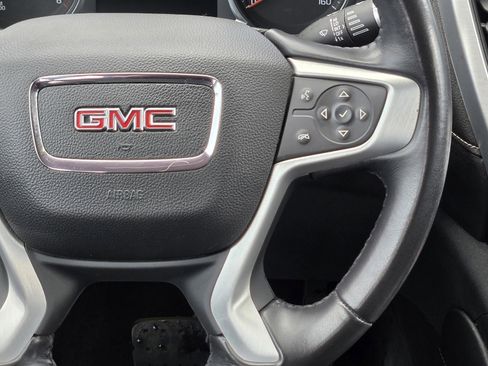 Used 2021 GMC Acadia SLT image 16