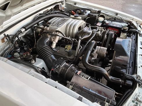 Used 1993 Ford Mustang LX RWD image 14