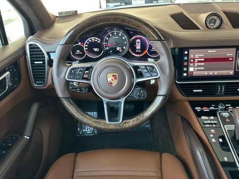 Certified 2023 Porsche Cayenne AWD/4WD image 14