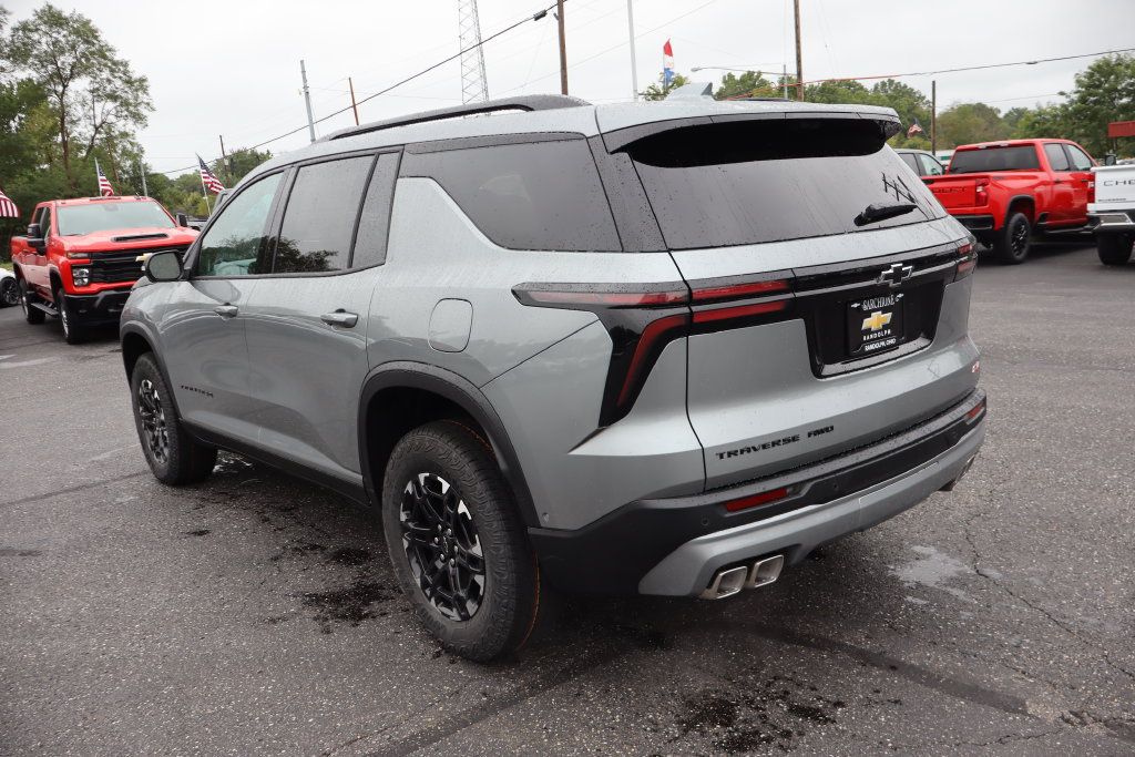New 2027 Chevrolet Traverse Z71 w/ Enhanced Driving Package AWD/4WD image 3