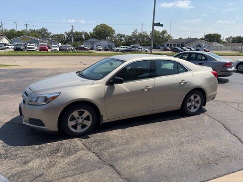 Used 2013 Chevrolet Malibu LS FWD image 4