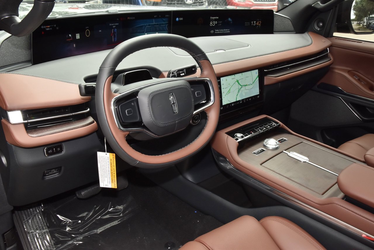 New 2026 Lincoln Navigator Reserve AWD/4WD image 37