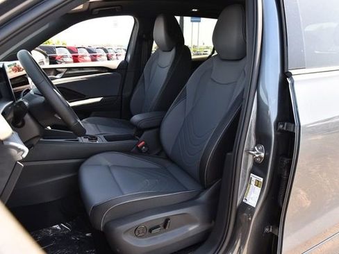 New 2026 Volkswagen Tiguan SE R-Line AWD/4WD image 19