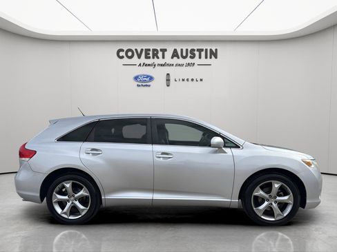 Used 2012 Toyota Venza LE w/ LE Convenience Pkg image 6