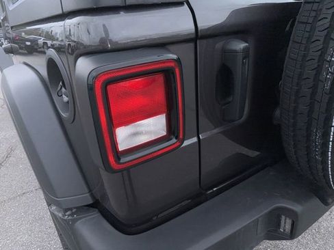 Used 2025 Jeep Wrangler Sport S image 17