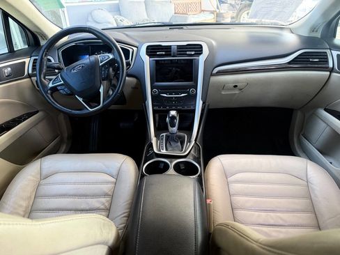 Used 2013 Ford Fusion SE FWD image 16