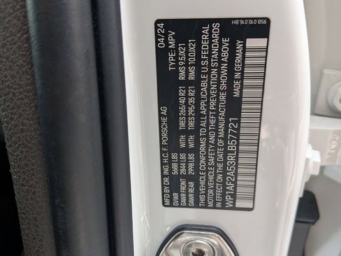 Certified 2024 Porsche Macan GTS image 30