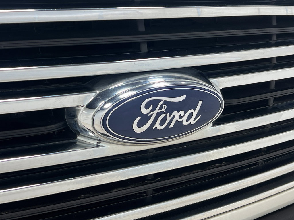 Used 2019 Ford Transit 150 148 Low Roof w/ Exterior Upgrade Package RWD image 38