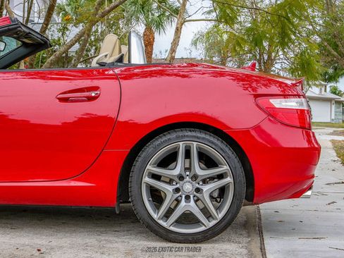 Used 2015 Mercedes-Benz SLK 250 image 5