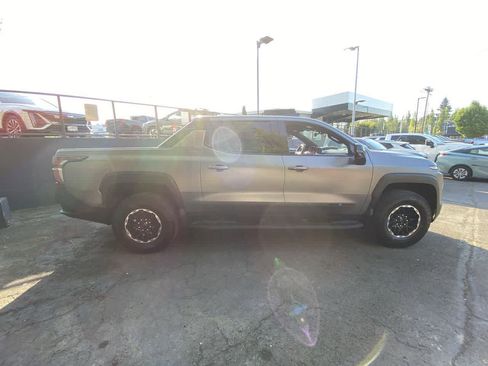 Used 2026 Chevrolet Silverado EV Trail Boss w/ Premium Package AWD/4WD image 7
