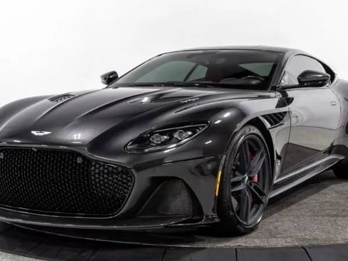 Used 2019 Aston Martin DBS Superleggera image 2