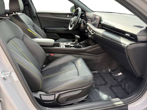 Used 2025 Kia K5 GT FWD image 8
