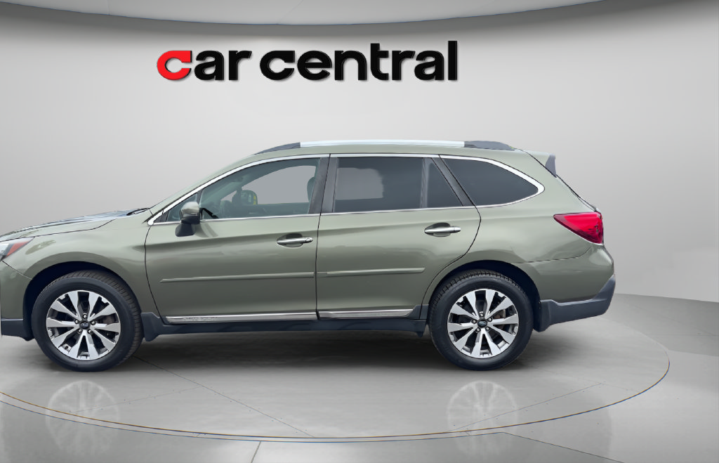 Used 2018 Subaru Outback 2.5i Touring AWD/4WD image 2