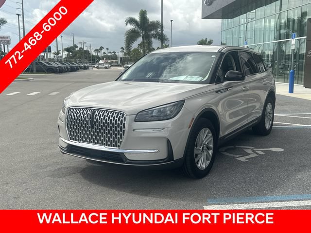 Used 2023 Lincoln Corsair FWD image 2