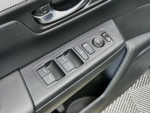 Used 2025 Honda CR-V EX image 17