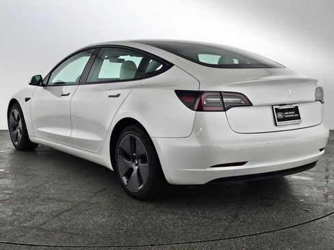 Used 2022 Tesla Model 3 Standard Range image 3