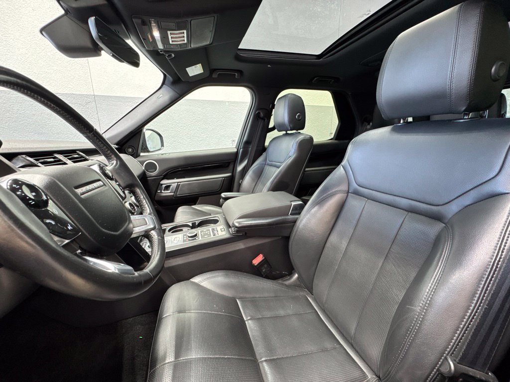 Used 2019 Land Rover Discovery SE AWD/4WD image 10