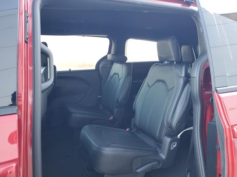 New 2026 Chrysler Pacifica Select image 19