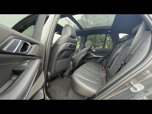 Used 2026 BMW X5 sDrive40i RWD image 7