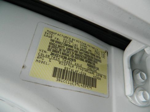 Used 2009 Nissan Versa 1.8 S w/ ABS Pkg image 24