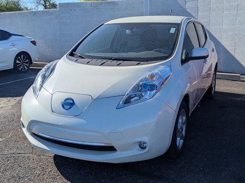Used 2011 Nissan Leaf SL image 1