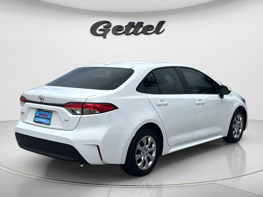 Used 2024 Toyota Corolla LE FWD image 5