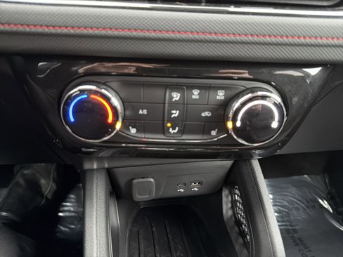 Used 2024 Chevrolet TrailBlazer RS w/ Driver Confidence Package image 30