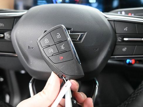 New 2026 Chevrolet Equinox ACTIV w/ Convenience Package III image 34