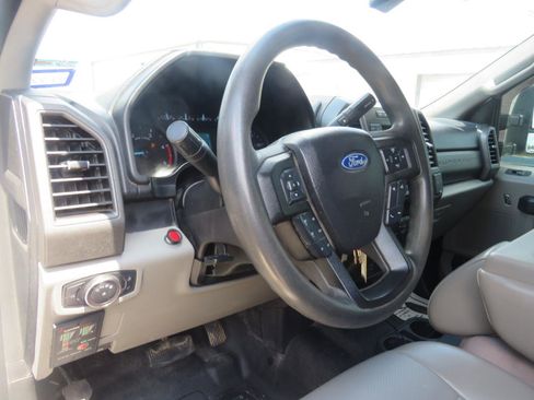Used 2019 Ford F250 XL w/ Power Equipment Group AWD/4WD image 7