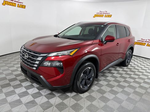 Used 2025 Nissan Rogue SV w/ SV Premium Package FWD image 1