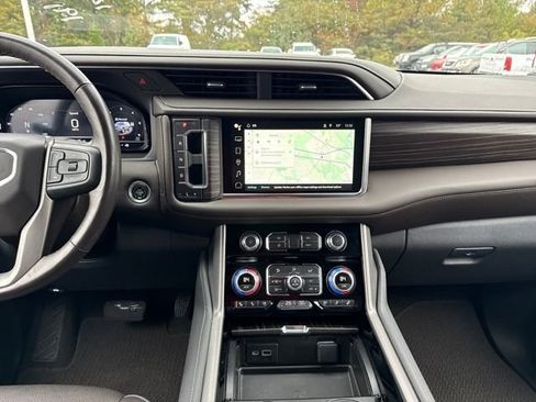 Used 2022 GMC Yukon XL Denali image 17